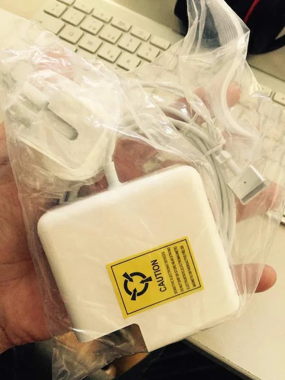 Cargador non santo de Apple