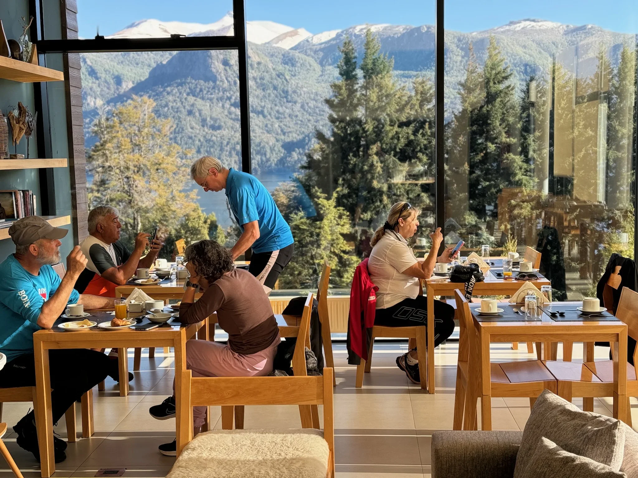 Desayuno hotel Alto Traful