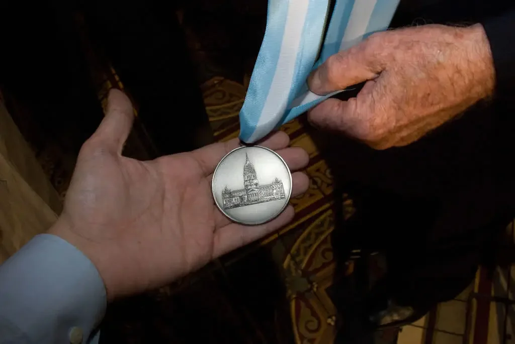 Medalla Delfor Cabrera