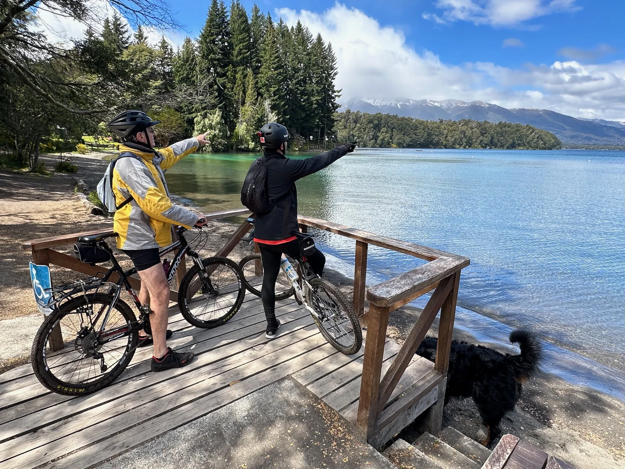 Papá y yo en el lago del bosque de Arrayanes