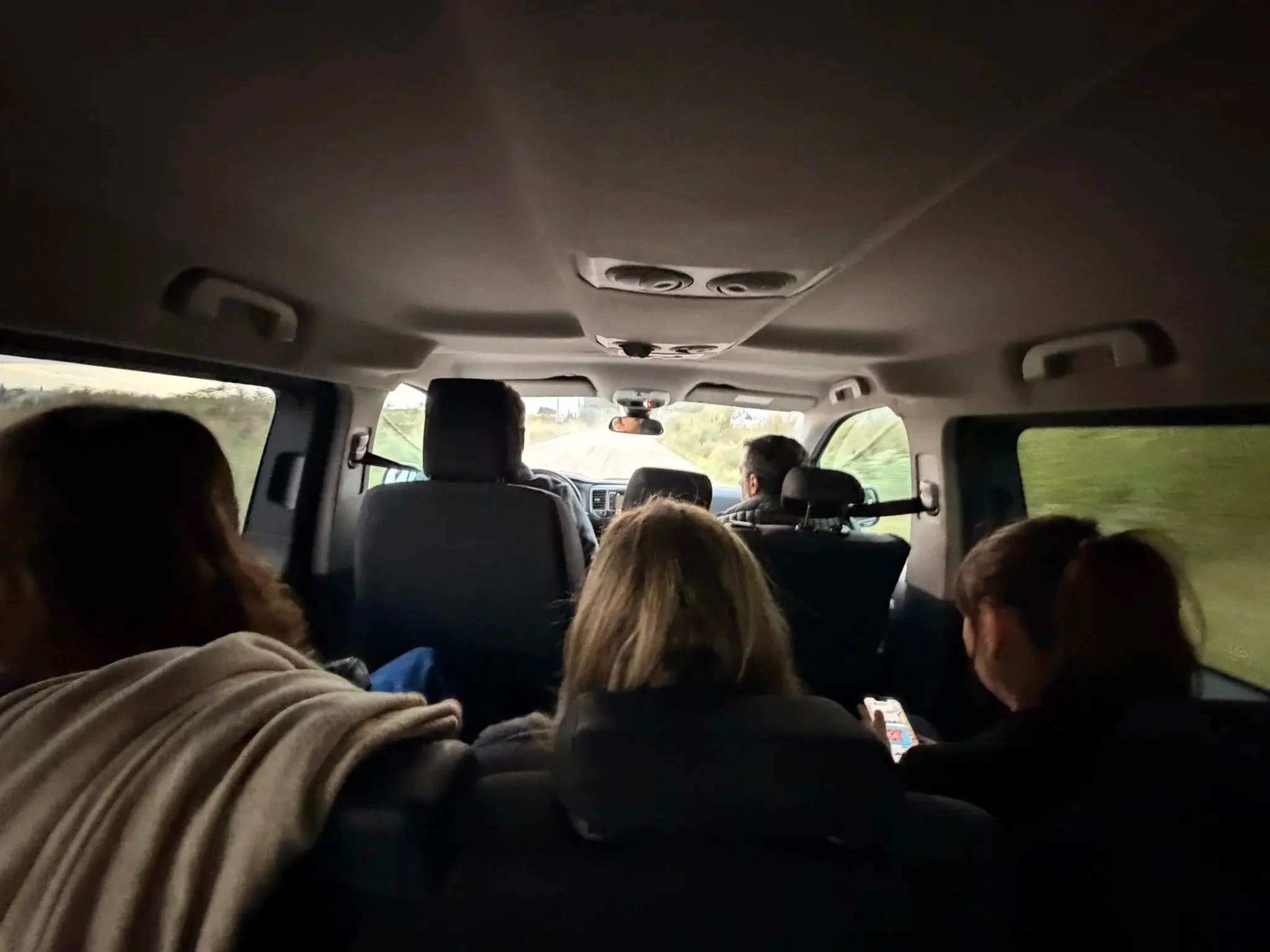 Con la banda yendo en la van alquilada