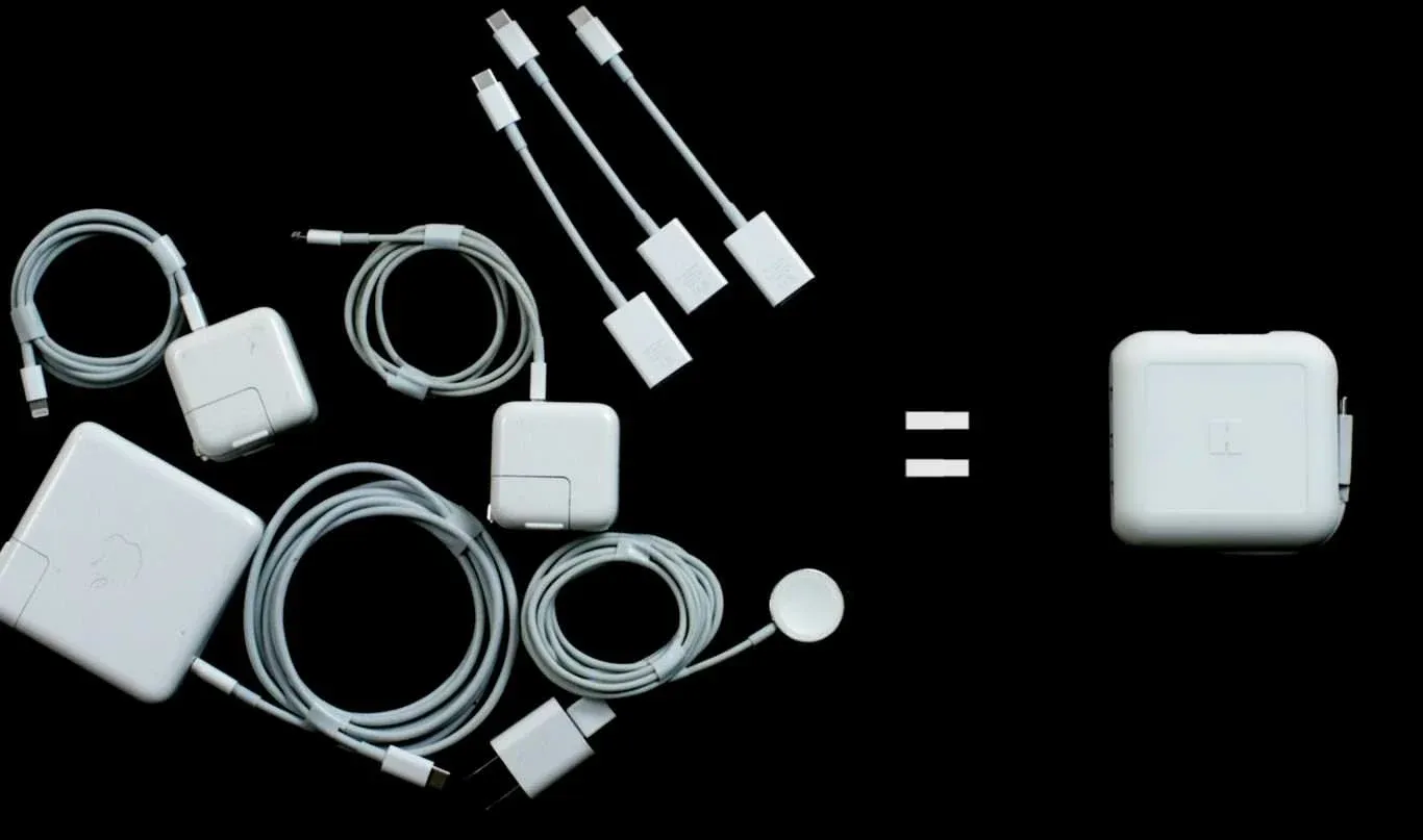 Un cargador para la nueva Macbook con puertos USB adicionales